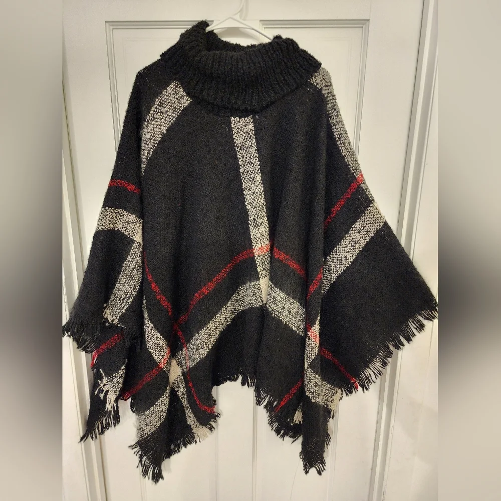 High neck free style cape, in wool fabric - Picture 3 of 5